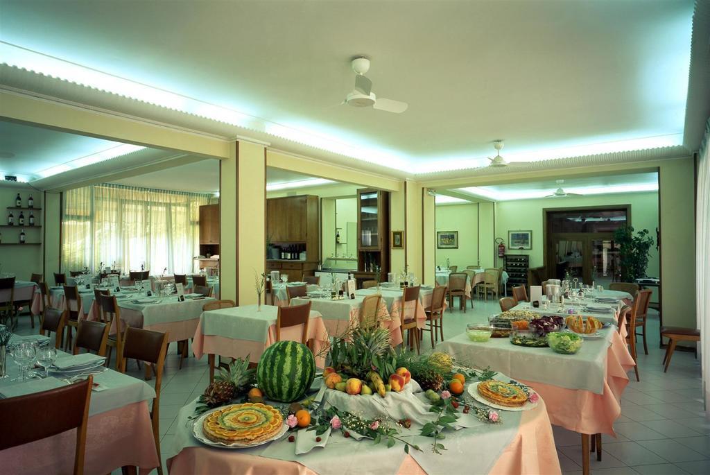 Albergo Paradiso مونتيكاتيني تيرمي المظهر الخارجي الصورة
