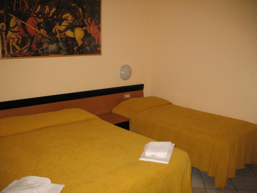 Albergo Paradiso مونتيكاتيني تيرمي المظهر الخارجي الصورة