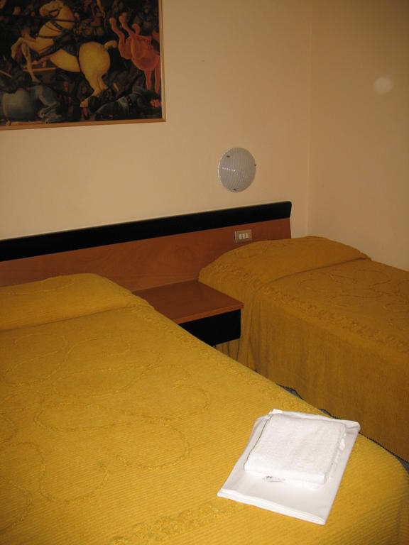 Albergo Paradiso مونتيكاتيني تيرمي الغرفة الصورة