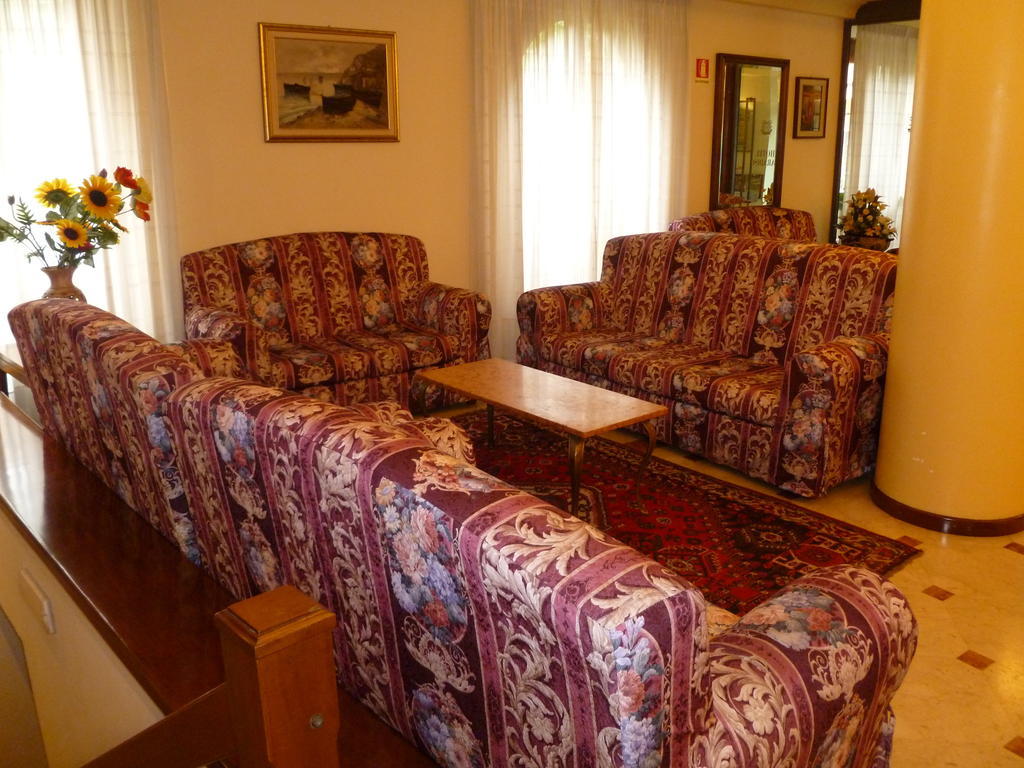 Albergo Paradiso مونتيكاتيني تيرمي المظهر الخارجي الصورة